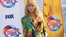 Voici - Taylor Swift devient la reine des réseaux sociaux après une soirée bien arrosée