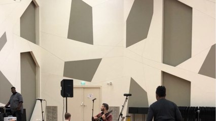 VOICI - Vaimalama Chaves partage des photos de répétitions à quelques semaines de la sortie de son album