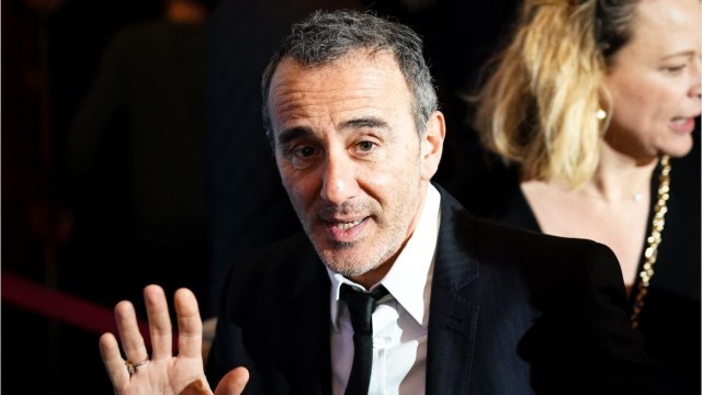 VOICI - Elie Semoun pousse un gros coup de gueule après son appel à l'aide pour les EHPAD