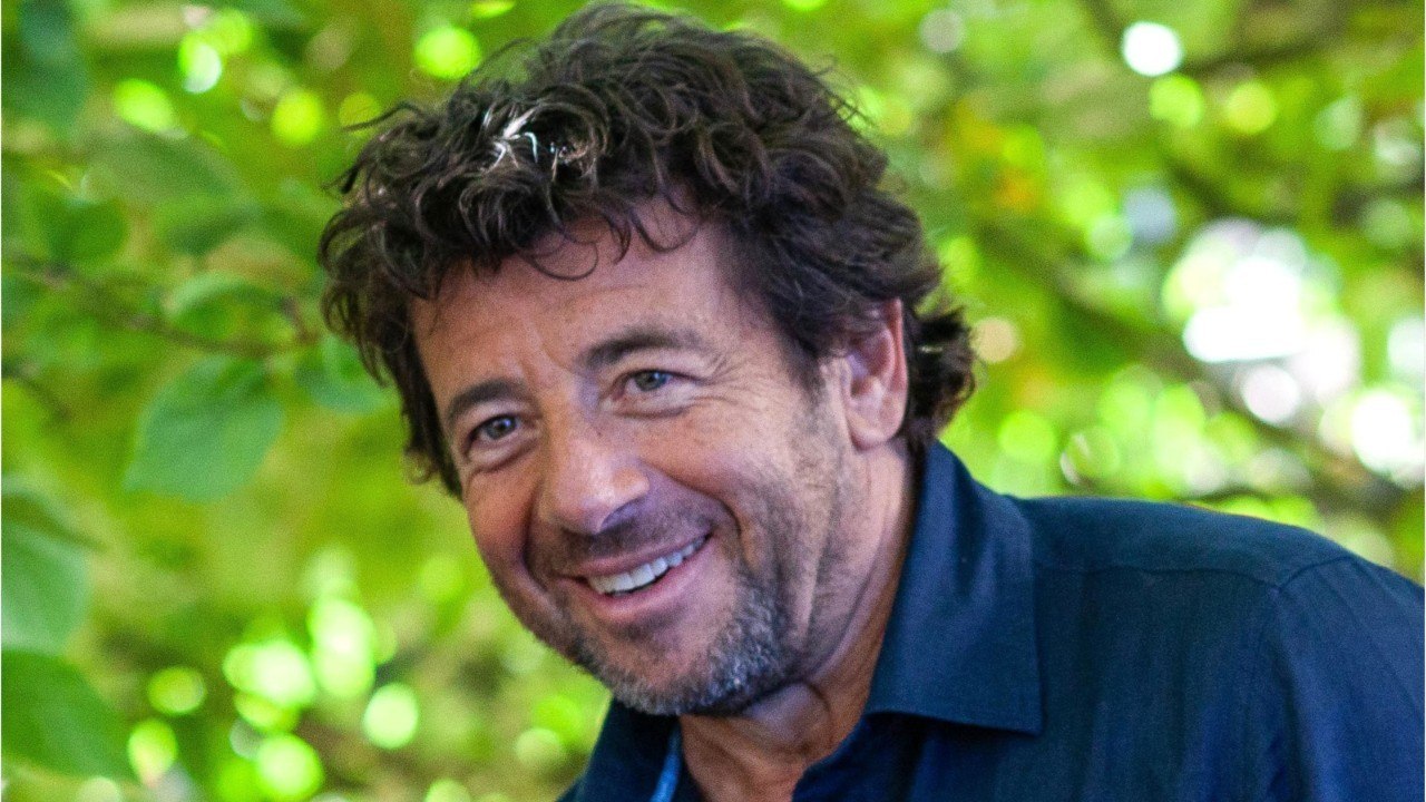 VOICI-Patrick Bruel : une photo du chanteur en pleine partie de poker fait le buzz sur la Toile