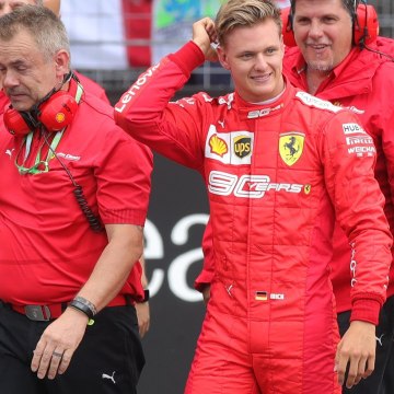 Voici social - Michael Schumacher : Le Très Bel Hommage Que Lui a Rendu Son Fils Mick (1)