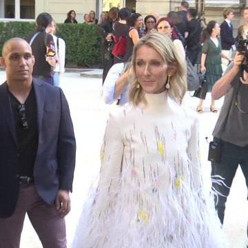 VOICI social - Céline Dion Manipulée Par Pepe Muñoz ? Les Proches De La Star Tirent La Sonnette D’alarme (1)
