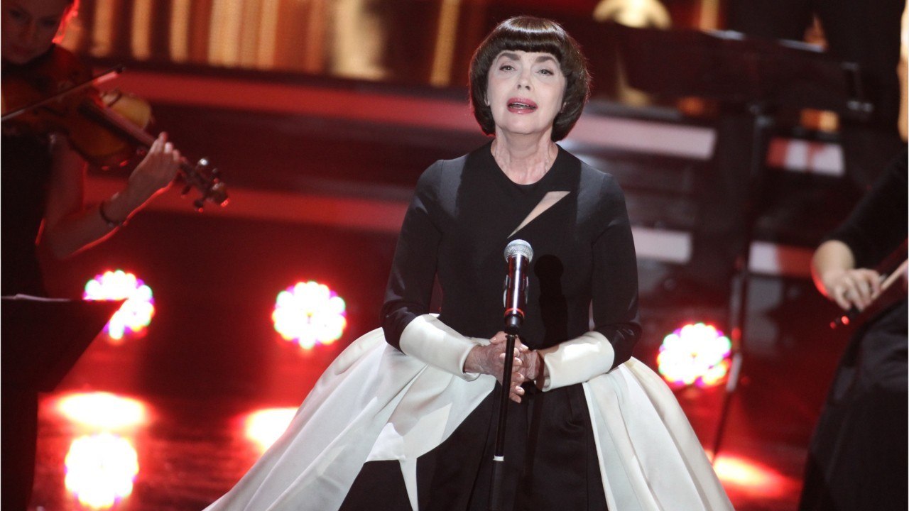 VOICI - Mireille Mathieu : ce rappeur TRÈS connu avec qui elle veut collaborer