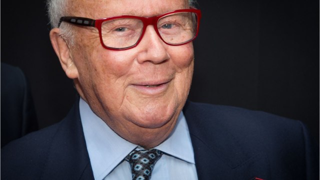 VOICI - Philippe Bouvard fait des révélations sur son départ des Grosses Têtes et tacle Laurent Ruquier