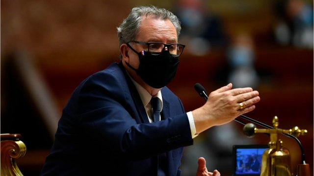 VOICI-Coronavirus : Richard Ferrand pointe la faute des malades, les réseaux sociaux s'embrasent