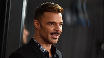 VOICI - Ricky Martin visé par des commentaires homophobes du gouvernement portoricain : Eva Longoria intervient