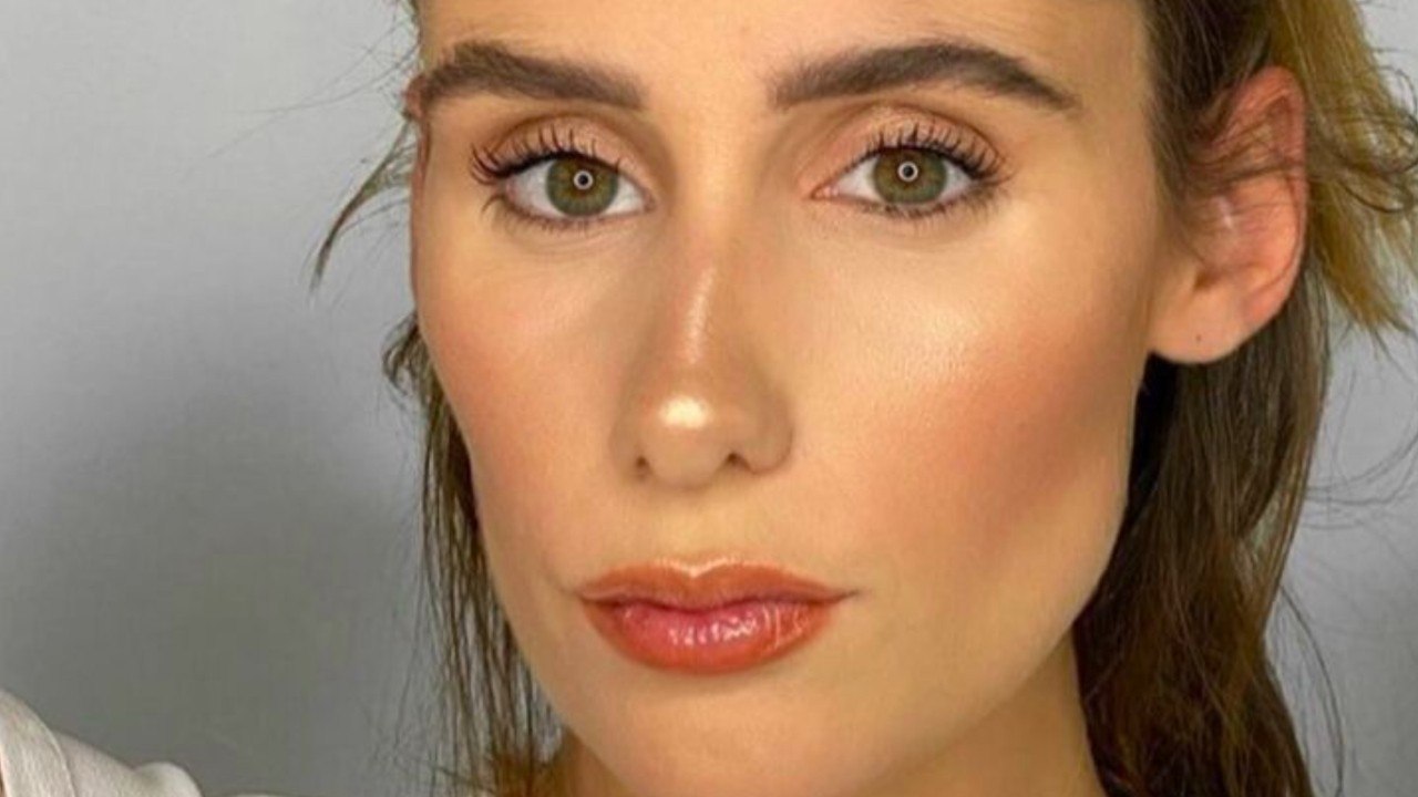 VOICI : Jesta (Mamans et célèbres) dévoile un cliché d'elle juste avant son accouchement, les internautes impressionnés