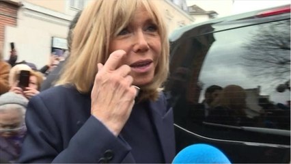 VOICI Brigitte Macron inspirée par Marc Lavoine pour une belle initiative