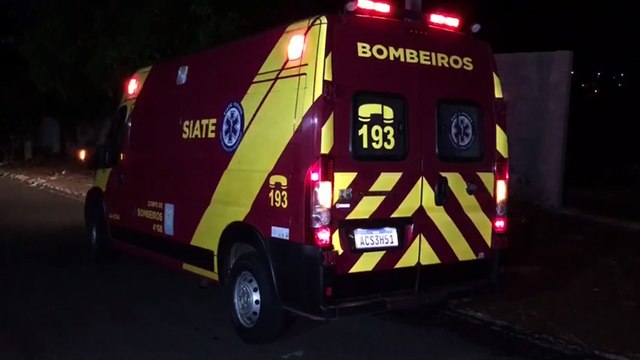 Agredido, jovem sofre lesão no braço e precisa do socorro do Siate no Bairro Cancelli
