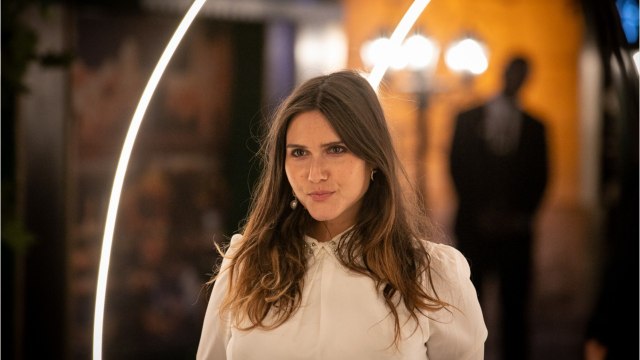 VOICI-Joyce Jonathan enceinte : en culotte, elle dévoile son ventre (très) arrondi