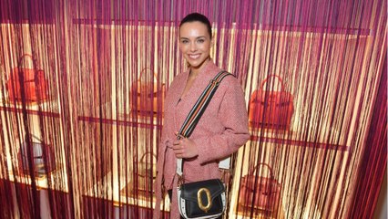 VOICI - Marine Lorphelin sublime en bikini rose : son bel hommage à Miss France