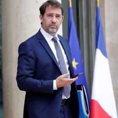 VOICI soical Christophe Castaner : Cette Scène Étonnante Qui Prouve Qu’il Est Très À L’aise À L’Elysée (1)