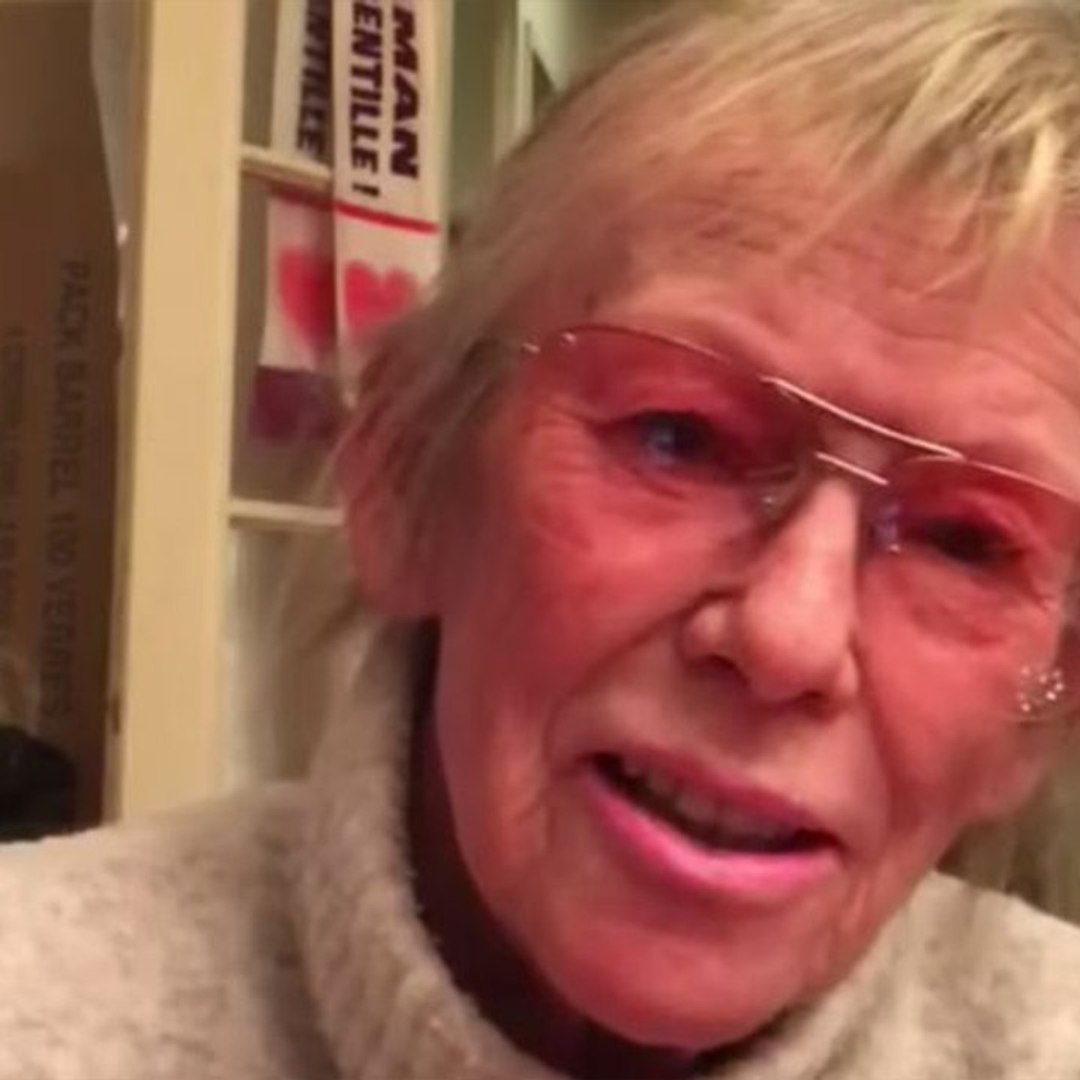 Mari Fabienne Egal Et Son Fils VOICI socialEvelyne Leclercq Confinée Loin De Sa Famille, Elle Donne De Ses  Nouvelles (1) - Vidéo Dailymotion