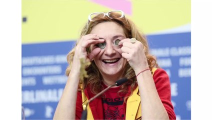 VOICI- Corinne Masiero : Ses Rares Confidences Sur Son Compagnon Et Leur Confinement (1)