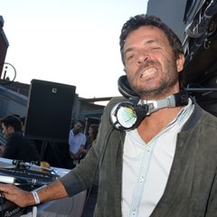 VOICI // SOCIAL - Mort De Philippe « Zdar " Cerboneschi : Cette Étrange Photo Qui Bouleverse Les Internautes (1)