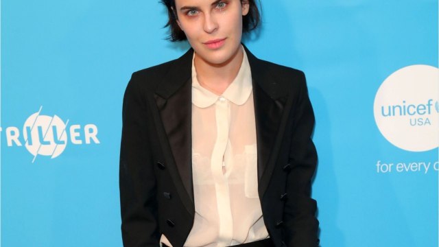 VOICI- PHOTO Tallulah Willis : son costume d’Halloween sexy qui évoque un film de son père