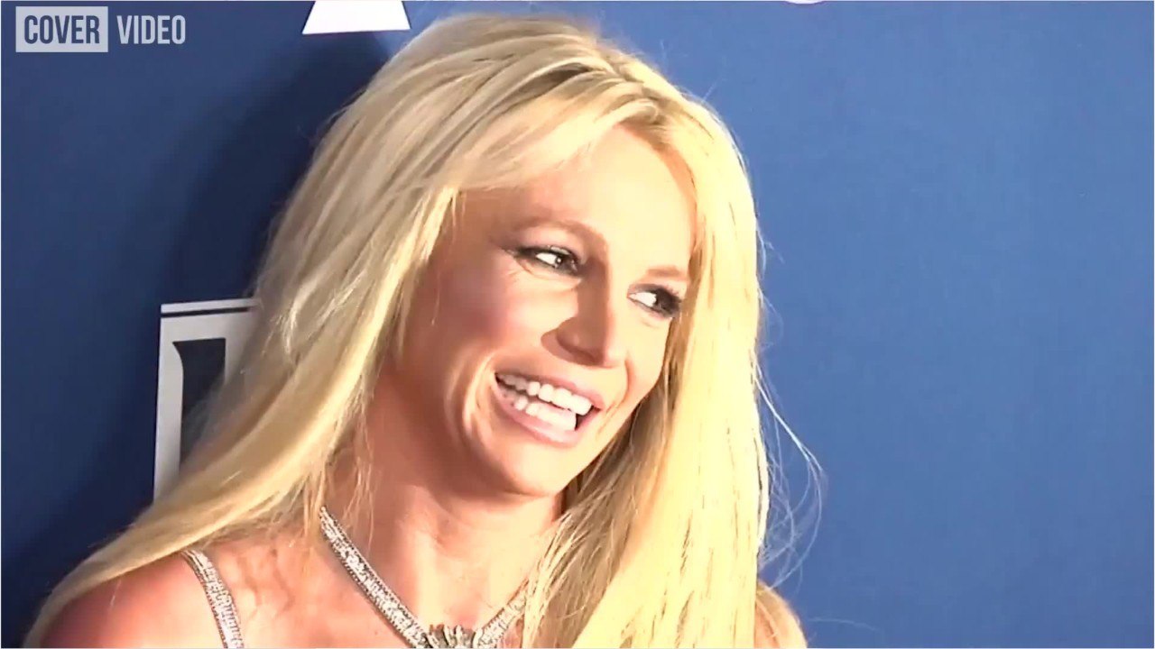 VOICI Britney Spears manipulée ? Sa mère Lynne tire la sonnette d’alarme
