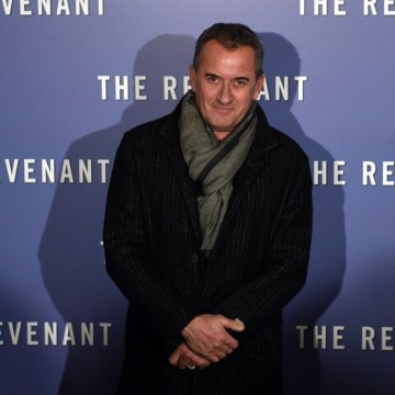 VOICI SOCIAL-Christophe Dechavanne blessé : il publie une inquiétante photo depuis les urgences (1)