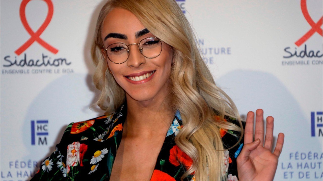 VOICI - Bilal Hassani prend la pose avec sa célèbre "sœur", des internautes ne la reconnaissent pas