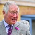 VOICI // SOCIAL -    Prince Charles : Un Cliché De Lui Au Couronnement De Sa Mère Fait Rire Tout Le Monde