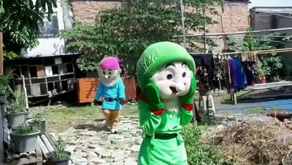 Badut Lucu Joget Lagu Bintang Kecil Di Langit Yang Biru