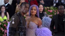 VOICI - Kylie Jenner partage d’adorables clichés de sa fille Stormi avant son anniversaire