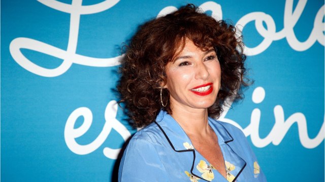 VOICI - Burger Quiz : Anne Depétrini se fait huer après une blague très limite sur Johnny