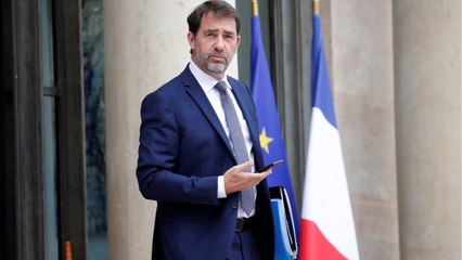 VOICI-Christophe Castaner menacé ? Il veut rester au ministère de l'Intérieur