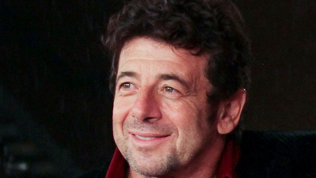 VOICI - Patrick Bruel a 61 ans : ces adorables clichés d'enfance dévoilés pour l'occasion