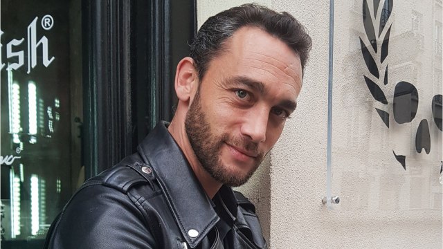 VOICI - Jean-Baptiste Guégan : cette chose qu’il a été contrainte de faire à cause de Laeticia Hallyday