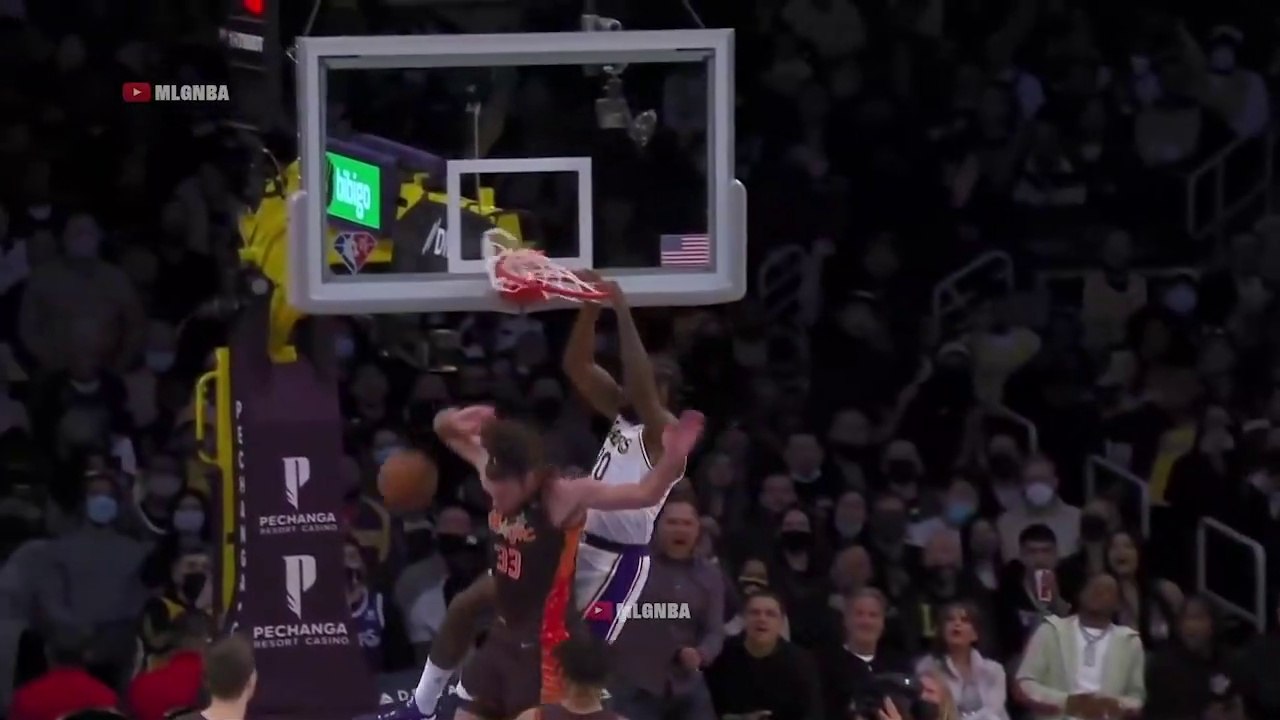 DeAndre Jordan looked like Lob City Jordan on that one 