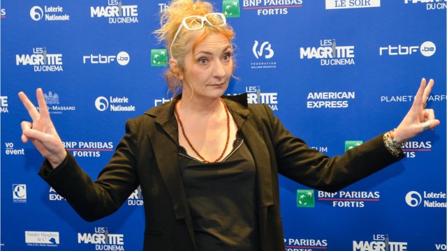 VOICI - Corinne Masiero en remet une couche sur Emmanuel Macron en l’atomisant