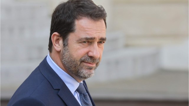 VOICI - Christophe Castaner : sa femme et ses filles visées par de graves menaces, le coupable condamné