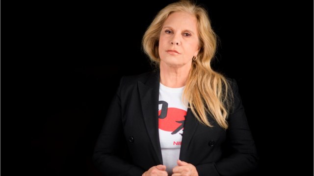 VOICI - Darina Scotti : la fille de Sylvie Vartan dévoile ses courbes en maillot de bain