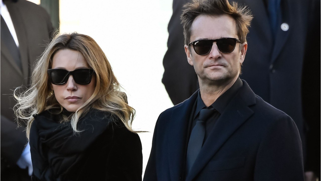 VOICI - David Hallyday : comment le chanteur surmonte le deuil de son père