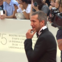 VOICI social - Guillaume Canet : Ce Drame Qui Est Arrivé À Son Père Après S’être Violemment Disputé Avec Lui (1)