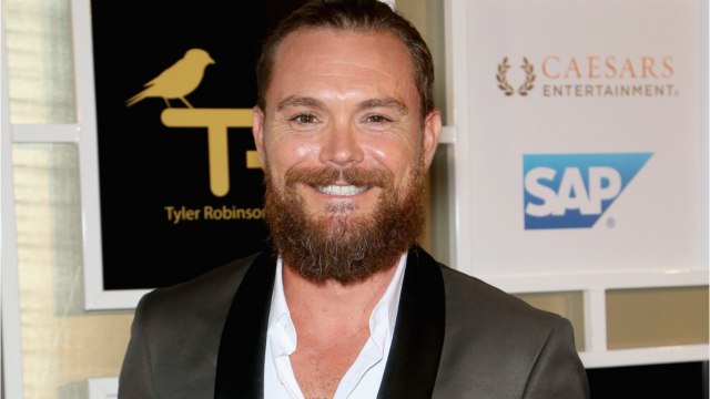 VOICI - Clayne Crawford (L'Arme fatale) papa pour la troisième fois !
