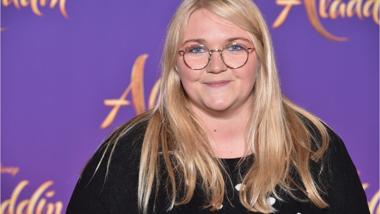 VOICI Lola Dubini publie un cliché d'elle en soutien-gorge pour faire passer un message fort