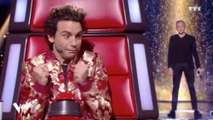 VOICI - The Voice : Mika vexe un candidat sur son âge (et se le fait chiper par Jenifer)