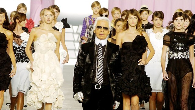 VOICI - Mort de Karl Lagerfeld : on sait ENFIN qui va s’occuper de Choupette