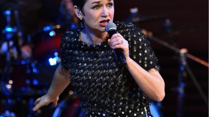 VOICI - Mort de Belle du Berry : la chanteuse du groupe Paris Combo est décédée à l'âge de 54 ans