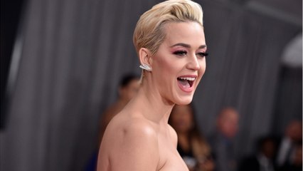 VOICI - Orlando Bloom goujat ? Cette grosse erreur avec la bague de fiançailles de Katy Perry