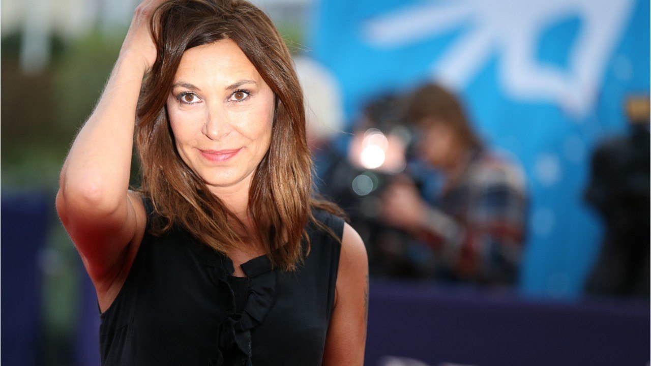 VOICI - Zazie a refusé de signer la pétition en...