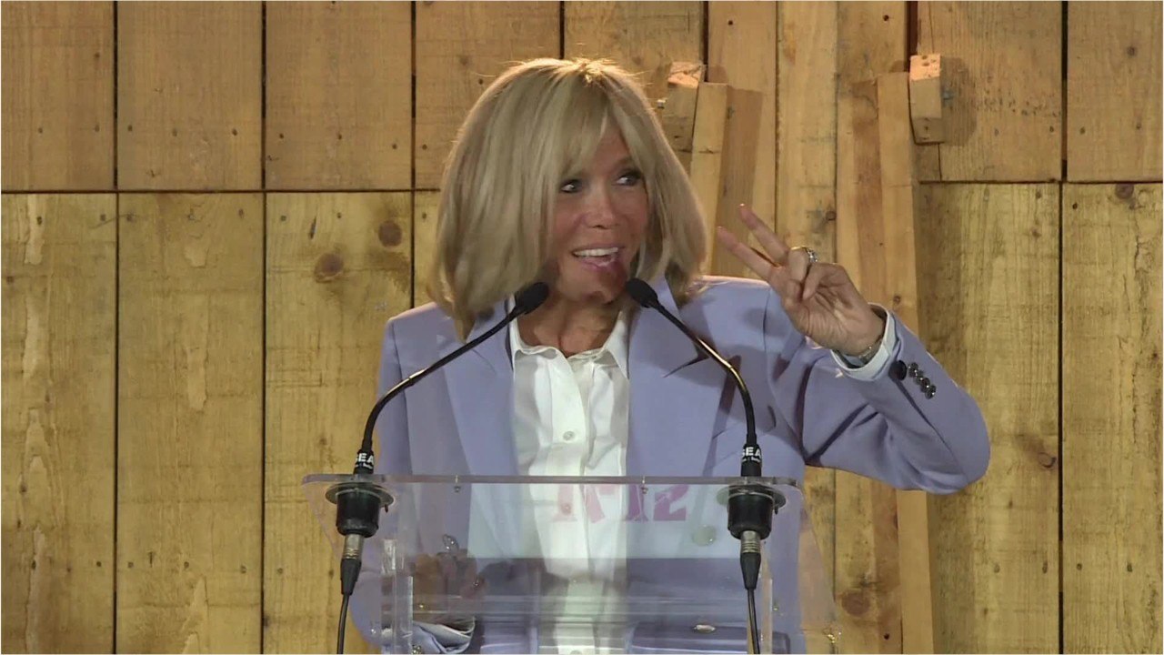 VOICI- Brigitte Macron retourne enseigner pour la première fois depuis sa retraite en 2015