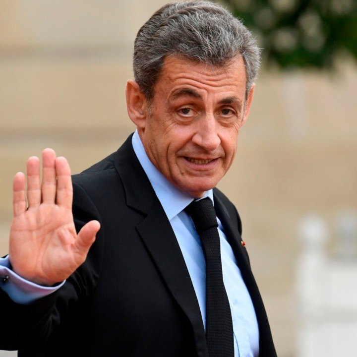 VOICI - SOCIAL Nicolas Sarkozy raconte son divorce nocturne secret à l’Elysée avec Cécilia (1)