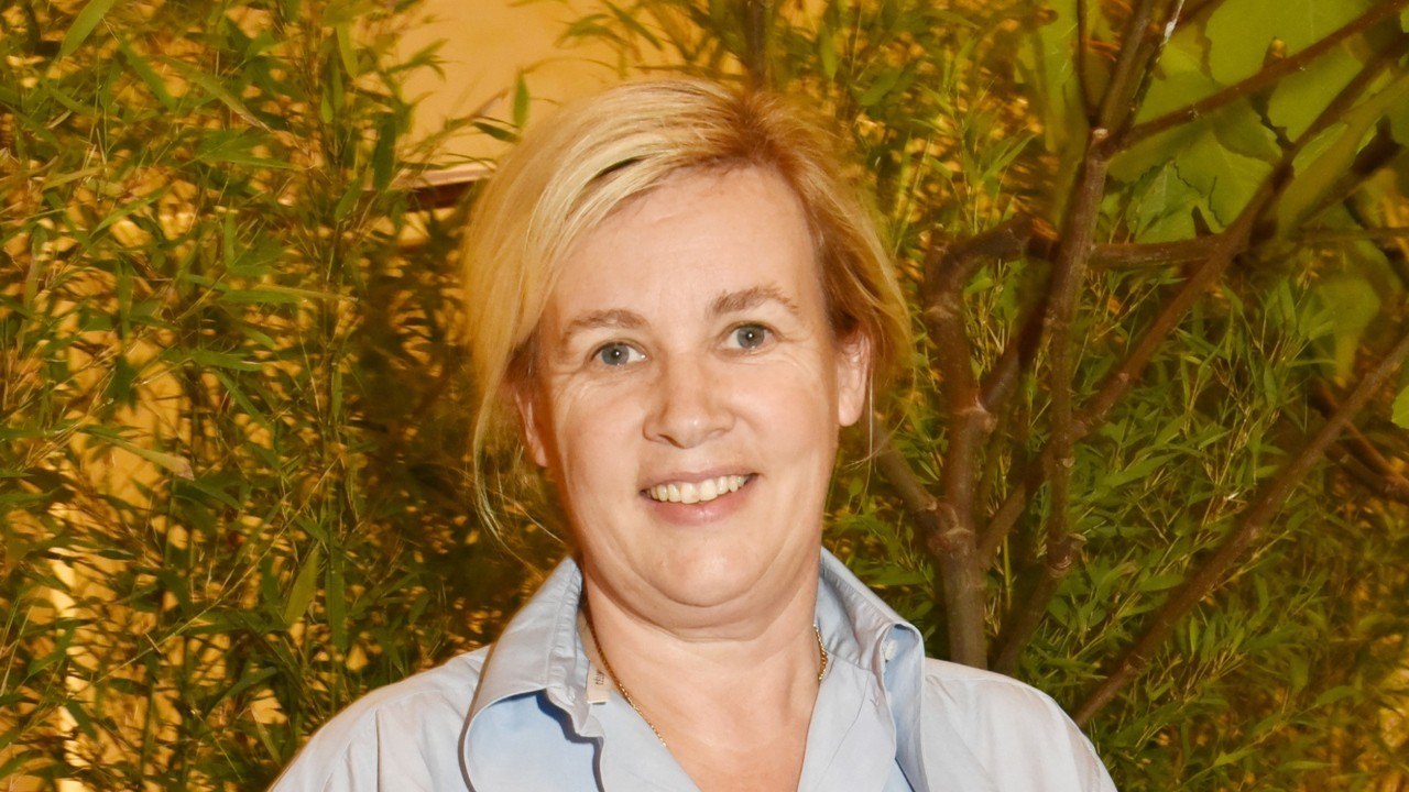 VOICI - Hélène Darroze : ses fans inquiets de la santé de sa maman, elle les rassure