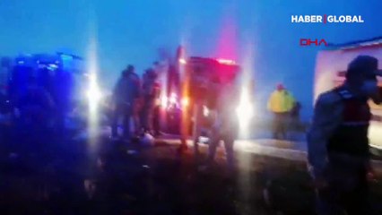 Son Dakika! Amasya'da yolcu otobüsü devrildi: Ölü ve yaralılar var