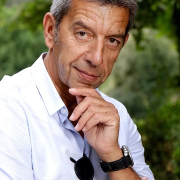 VOICI social - Michel Cymes Réquisitionné : Ses Révélations Qui Risquent De Faire Fulminer Les Soignants (2)