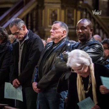 Copy of: VOICI Hommage à Johnny Hallyday : Eddy Mitchell révèle un couac survenu à la fin de la cérémonie