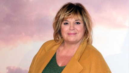 VOICI - Michèle Bernier dévoile un rare moment de tendresse entre ses enfants Charlotte et Enzo